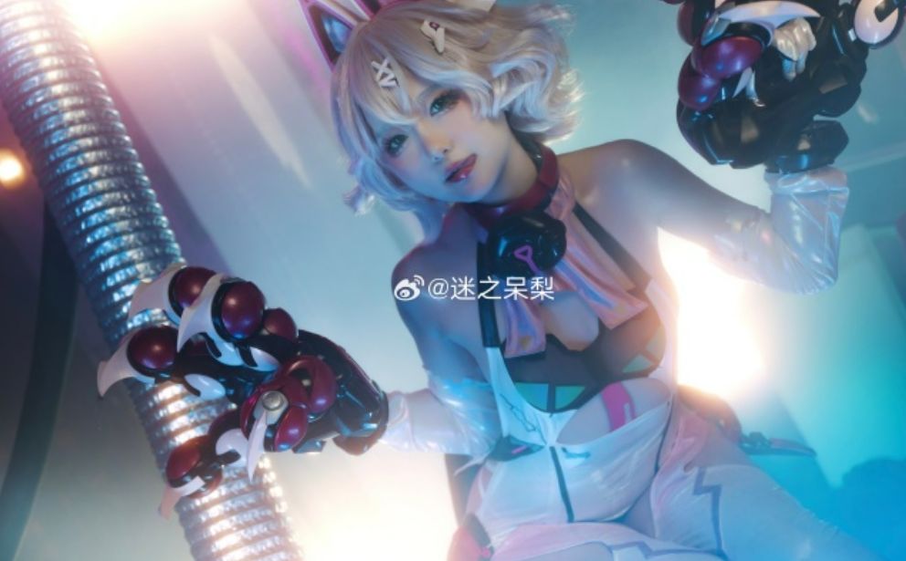 迷之呆梨cosplay交错战线·绯猁图集，带你走进奇幻战斗