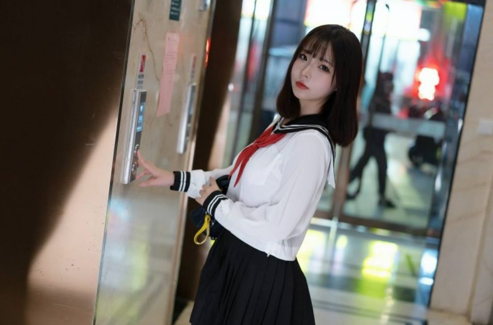 yuuhui玉汇cos_Kokuhui·约会我的女学生图集，校园里的甜蜜邂逅