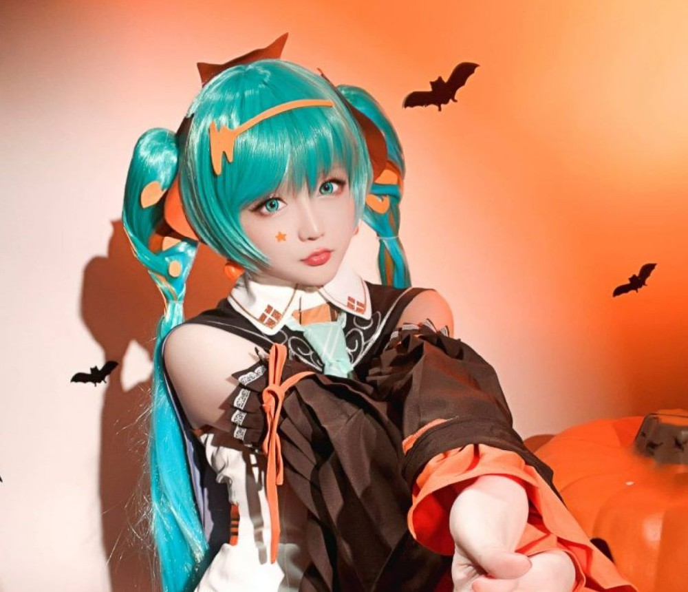 星之迟迟cosplay万圣节MIKU·初音未来图集展示，南瓜灯下的歌声