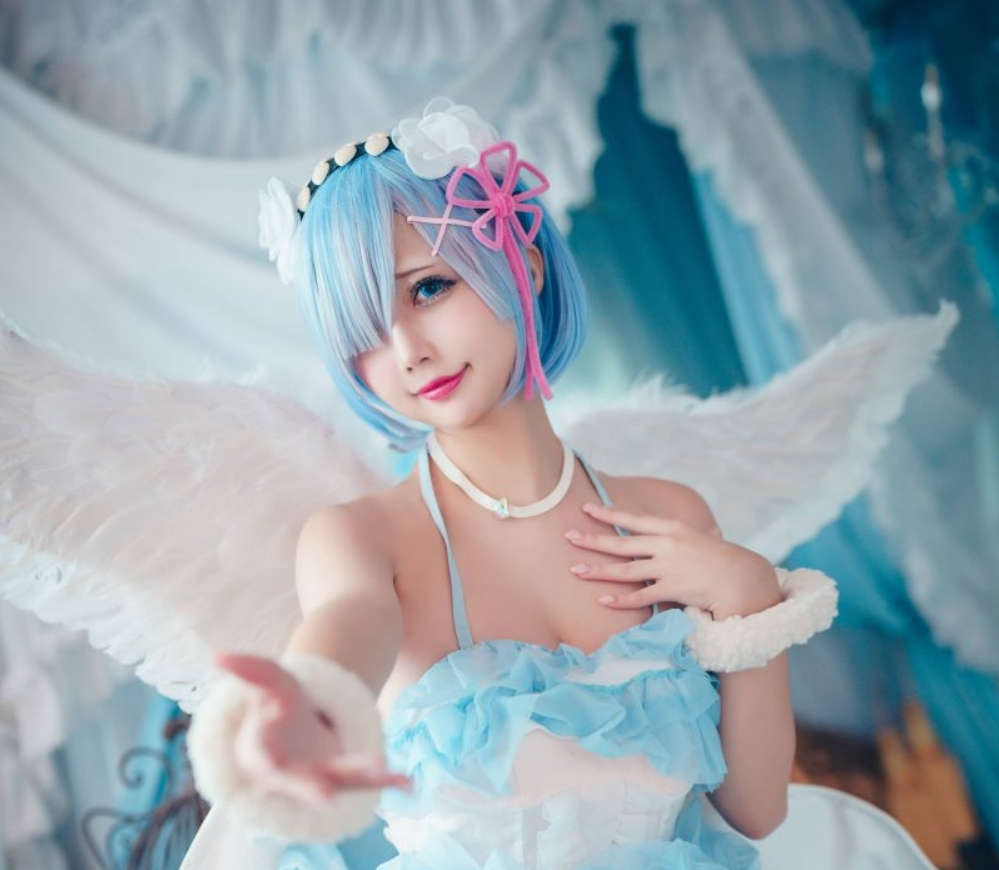 沖田凜花Rinka cosplay蕾姆 Rem 图集作品，蕾姆的经典造型，忠诚与美丽的象征