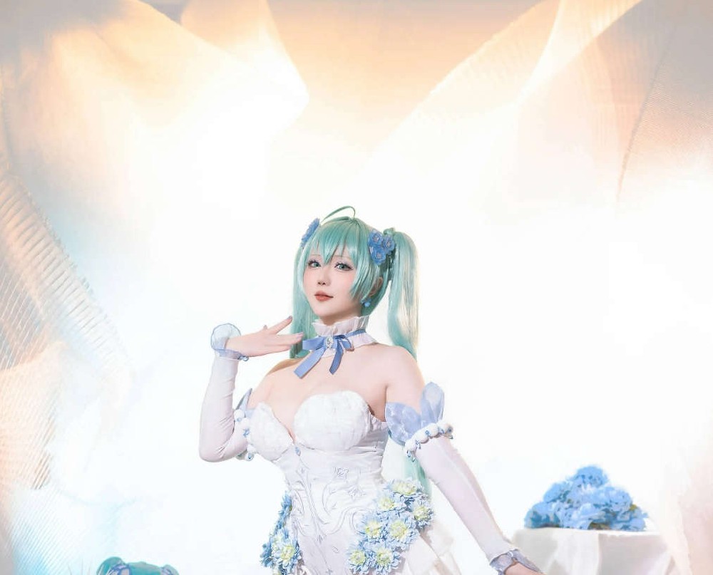 星之迟迟cosplay初音未来·粉蝶花精灵图集作品介绍