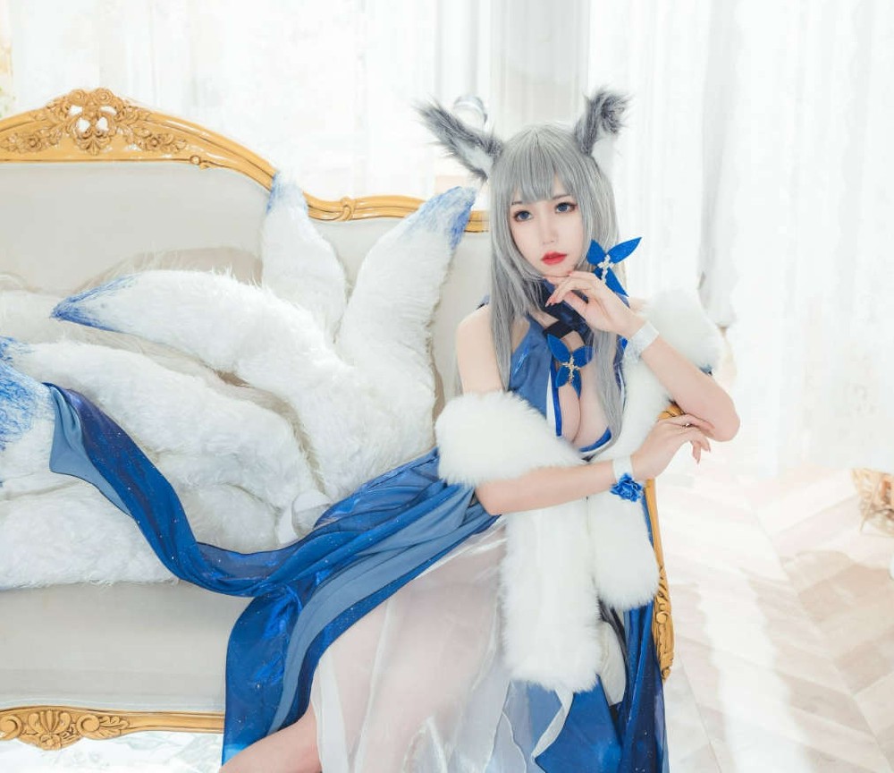 一北亦北（亦南南南）cosplay信浓礼服图集作品，优雅与美丽的展现