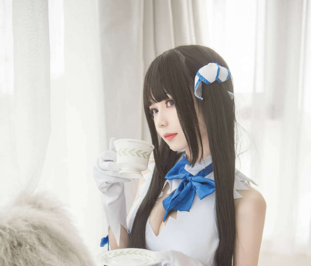 你的负卿w赫斯缇亚cosplay图集：地底世界的女神，充满魅力