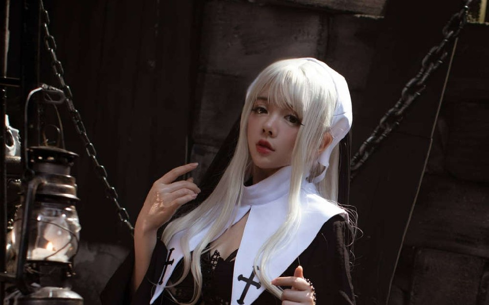 人气coser NinJa阿寨寨，神明巫女与赎罪修女cos美图集，信仰与救赎的视觉盛宴