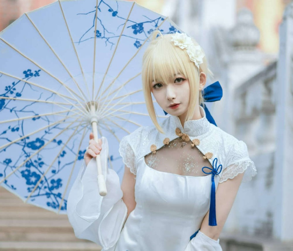 封疆疆v cosplay Saber旗袍：经典骑士与东方美学的融合